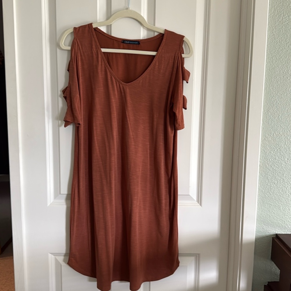 Bluheaven Brand Dress
Size Medulium